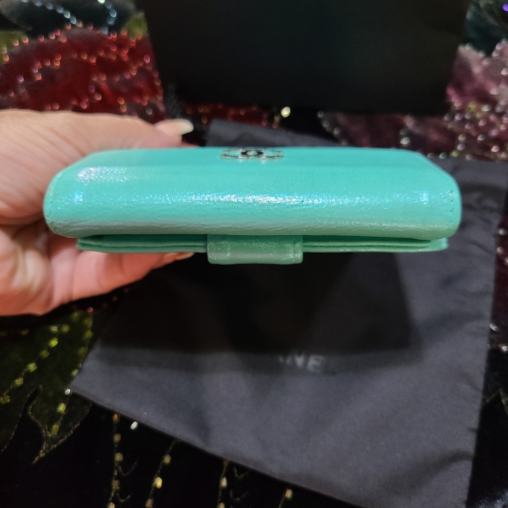 Chanel Iridescent Wallet - Picture 5 of 17